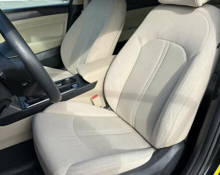 Черный Хендай Соната, объемом двигателя 2.36 л и пробегом 170 тыс. км за 9500 $, фото 20 на Automoto.ua