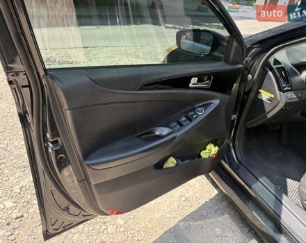 Черный Хендай Соната, объемом двигателя 2 л и пробегом 168 тыс. км за 7200 $, фото 2 на Automoto.ua