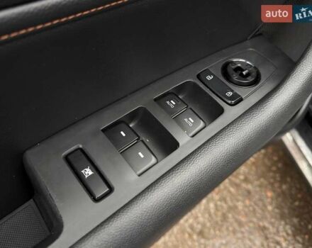 Черный Хендай Соната, объемом двигателя 2 л и пробегом 123 тыс. км за 12800 $, фото 15 на Automoto.ua