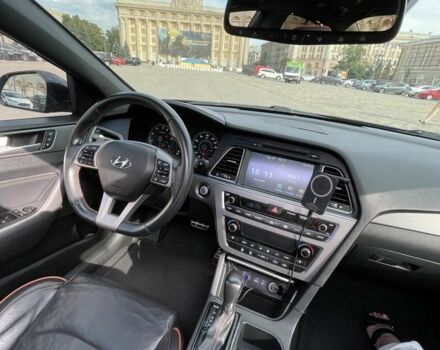 Чорний Хендай Соната, об'ємом двигуна 2 л та пробігом 127 тис. км за 12200 $, фото 10 на Automoto.ua