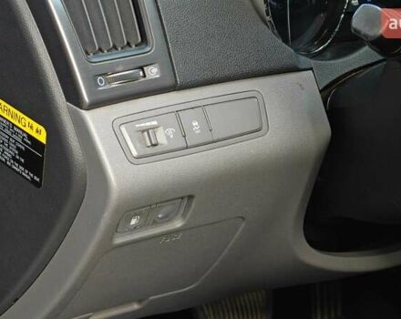 Черный Хендай Соната, объемом двигателя 2.4 л и пробегом 225 тыс. км за 10700 $, фото 13 на Automoto.ua