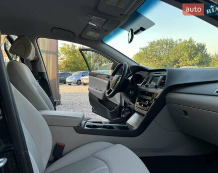 Черный Хендай Соната, объемом двигателя 2.36 л и пробегом 166 тыс. км за 10700 $, фото 18 на Automoto.ua