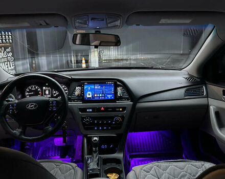 Черный Хендай Соната, объемом двигателя 2.36 л и пробегом 300 тыс. км за 9000 $, фото 21 на Automoto.ua