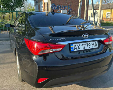 Черный Хендай Соната, объемом двигателя 2.36 л и пробегом 168 тыс. км за 8000 $, фото 3 на Automoto.ua