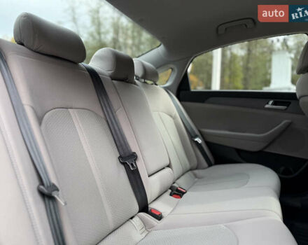 Хендай Соната 2014 у Ковель на Automoto.ua Чорний Хендай Соната, об'ємом двигуна 2.36 л та пробігом 215 тис. км за 10500 $, фото 54 на Automoto.ua