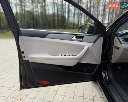 Хендай Соната 2014 у Ковель на Automoto.ua Чорний Хендай Соната, об'ємом двигуна 2.36 л та пробігом 215 тис. км за 10500 $, фото 42 на Automoto.ua