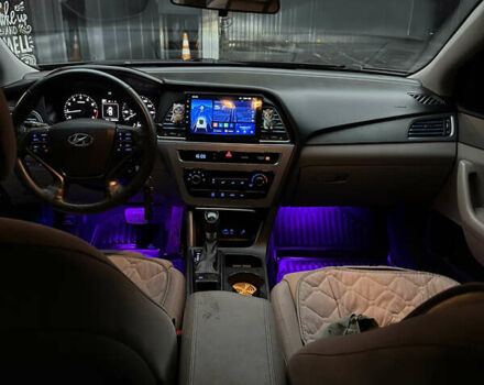 Черный Хендай Соната, объемом двигателя 2.36 л и пробегом 300 тыс. км за 9000 $, фото 18 на Automoto.ua