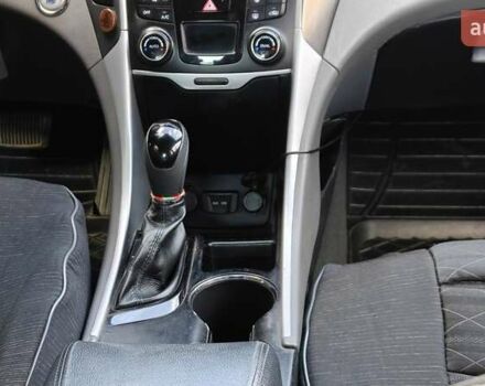 Черный Хендай Соната, объемом двигателя 2.4 л и пробегом 225 тыс. км за 10700 $, фото 19 на Automoto.ua