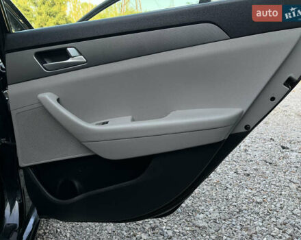 Черный Хендай Соната, объемом двигателя 2.36 л и пробегом 166 тыс. км за 10700 $, фото 17 на Automoto.ua