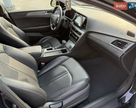 Черный Хендай Соната, объемом двигателя 2 л и пробегом 158 тыс. км за 9900 $, фото 29 на Automoto.ua