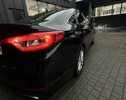 Черный Хендай Соната, объемом двигателя 2.4 л и пробегом 300 тыс. км за 9000 $, фото 4 на Automoto.ua