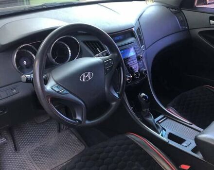 Черный Хендай Соната, объемом двигателя 2 л и пробегом 253 тыс. км за 10500 $, фото 6 на Automoto.ua