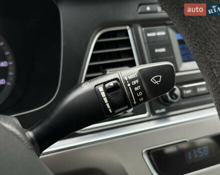 Хендай Соната 2014 у Ковель на Automoto.ua Чорний Хендай Соната, об'ємом двигуна 2.36 л та пробігом 215 тис. км за 10500 $, фото 33 на Automoto.ua