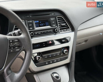 Хендай Соната 2014 у Ковель на Automoto.ua Чорний Хендай Соната, об'ємом двигуна 2.36 л та пробігом 215 тис. км за 10500 $, фото 23 на Automoto.ua