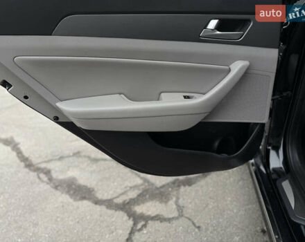 Черный Хендай Соната, объемом двигателя 2 л и пробегом 117 тыс. км за 13500 $, фото 23 на Automoto.ua