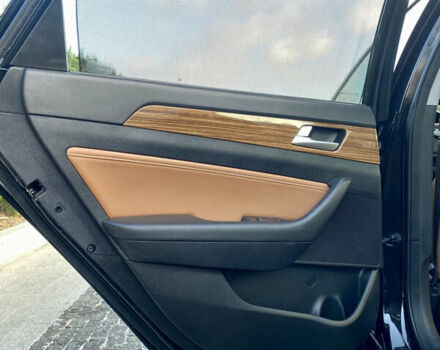 Чорний Хендай Соната, об'ємом двигуна 2.36 л та пробігом 170 тис. км за 13500 $, фото 14 на Automoto.ua