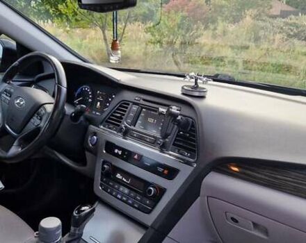 Чорний Хендай Соната, об'ємом двигуна 2 л та пробігом 128 тис. км за 12200 $, фото 6 на Automoto.ua