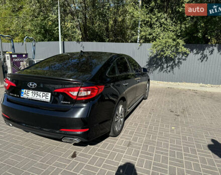 Черный Хендай Соната, объемом двигателя 2.36 л и пробегом 130 тыс. км за 10500 $, фото 6 на Automoto.ua