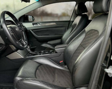 Чорний Хендай Соната, об'ємом двигуна 2.36 л та пробігом 145 тис. км за 9799 $, фото 10 на Automoto.ua