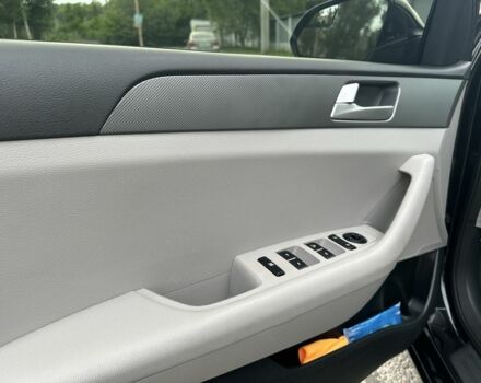 Черный Хендай Соната, объемом двигателя 2.4 л и пробегом 139 тыс. км за 10500 $, фото 22 на Automoto.ua