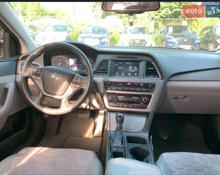 Черный Хендай Соната, объемом двигателя 2.4 л и пробегом 256 тыс. км за 10500 $, фото 3 на Automoto.ua