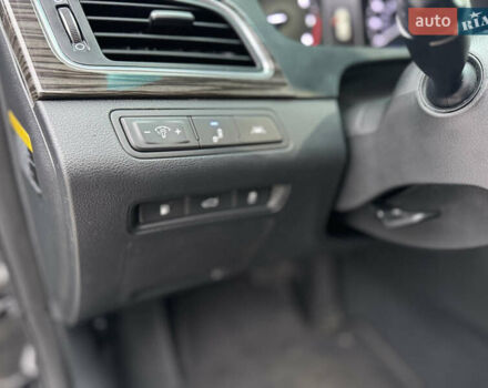 Черный Хендай Соната, объемом двигателя 2.4 л и пробегом 250 тыс. км за 10500 $, фото 26 на Automoto.ua