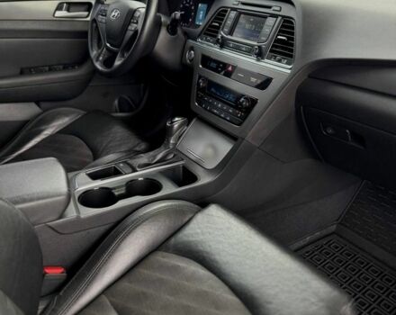 Чорний Хендай Соната, об'ємом двигуна 2.4 л та пробігом 145 тис. км за 9599 $, фото 12 на Automoto.ua