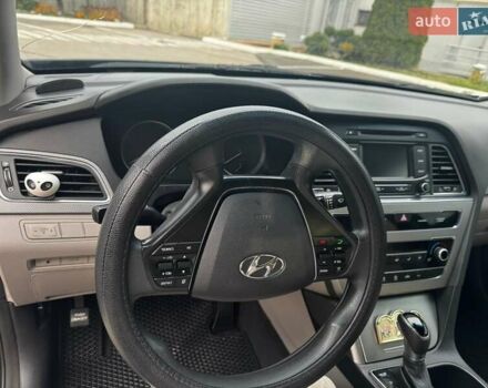 Черный Хендай Соната, объемом двигателя 2.36 л и пробегом 141 тыс. км за 10200 $, фото 8 на Automoto.ua
