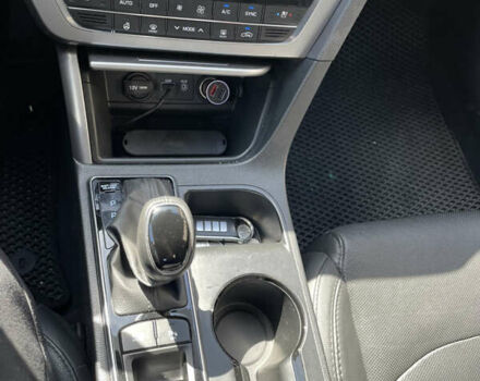 Черный Хендай Соната, объемом двигателя 2.4 л и пробегом 116 тыс. км за 15000 $, фото 4 на Automoto.ua