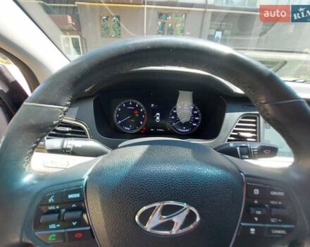 Черный Хендай Соната, объемом двигателя 2.36 л и пробегом 140 тыс. км за 12600 $, фото 22 на Automoto.ua