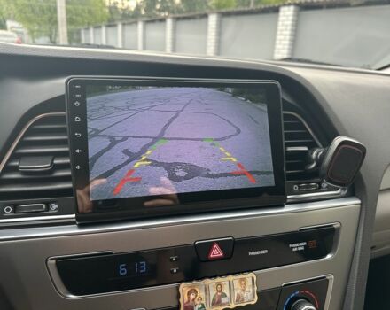 Черный Хендай Соната, объемом двигателя 2.4 л и пробегом 139 тыс. км за 10500 $, фото 18 на Automoto.ua