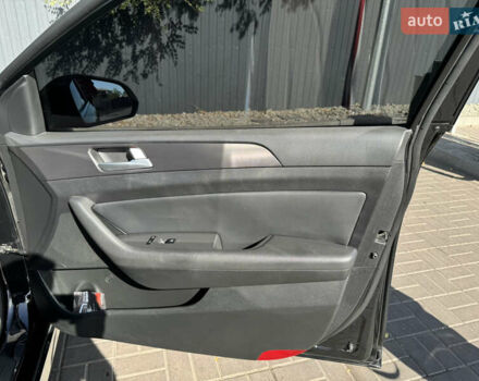 Черный Хендай Соната, объемом двигателя 2.36 л и пробегом 130 тыс. км за 10500 $, фото 16 на Automoto.ua