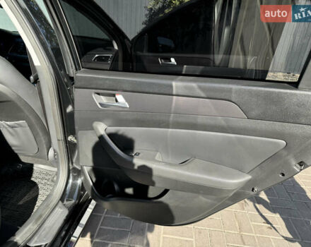 Черный Хендай Соната, объемом двигателя 2.36 л и пробегом 130 тыс. км за 10500 $, фото 19 на Automoto.ua