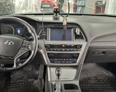 Черный Хендай Соната, объемом двигателя 2.36 л и пробегом 138 тыс. км за 10400 $, фото 32 на Automoto.ua
