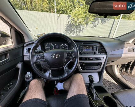 Черный Хендай Соната, объемом двигателя 2.36 л и пробегом 130 тыс. км за 10500 $, фото 8 на Automoto.ua