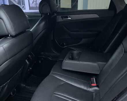 Черный Хендай Соната, объемом двигателя 2 л и пробегом 197 тыс. км за 13500 $, фото 4 на Automoto.ua