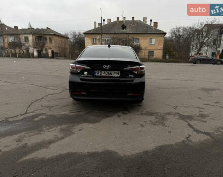 Черный Хендай Соната, объемом двигателя 2 л и пробегом 117 тыс. км за 13500 $, фото 9 на Automoto.ua