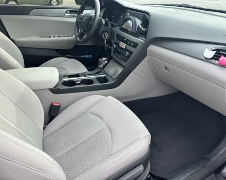 Черный Хендай Соната, объемом двигателя 2.4 л и пробегом 139 тыс. км за 10500 $, фото 10 на Automoto.ua