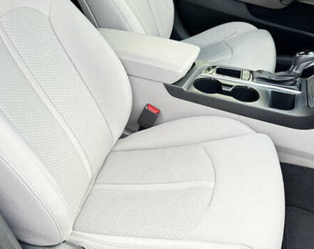 Черный Хендай Соната, объемом двигателя 2.4 л и пробегом 150 тыс. км за 13400 $, фото 16 на Automoto.ua