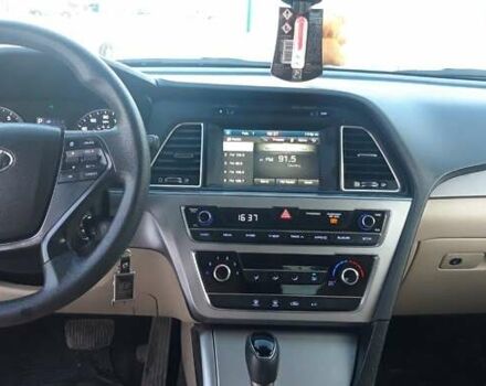 Чорний Хендай Соната, об'ємом двигуна 2.36 л та пробігом 105 тис. км за 8950 $, фото 3 на Automoto.ua