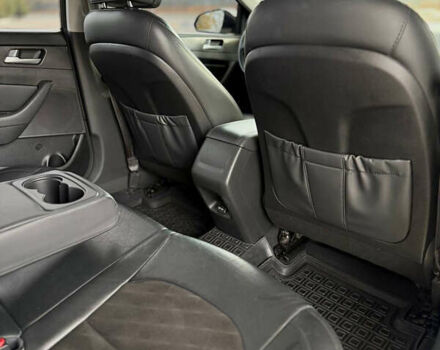 Чорний Хендай Соната, об'ємом двигуна 2.36 л та пробігом 145 тис. км за 9799 $, фото 15 на Automoto.ua