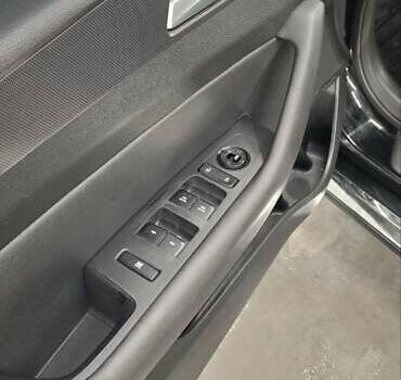 Черный Хендай Соната, объемом двигателя 2.36 л и пробегом 138 тыс. км за 10400 $, фото 38 на Automoto.ua