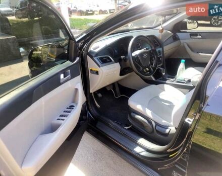 Чорний Хендай Соната, об'ємом двигуна 2.36 л та пробігом 260 тис. км за 9000 $, фото 5 на Automoto.ua