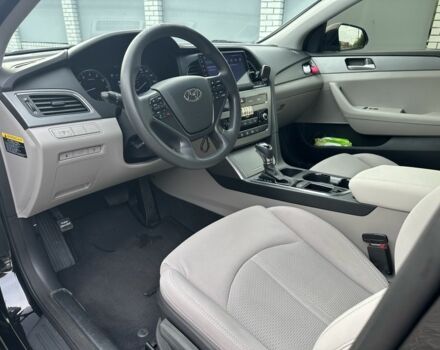 Черный Хендай Соната, объемом двигателя 2.4 л и пробегом 139 тыс. км за 10500 $, фото 20 на Automoto.ua