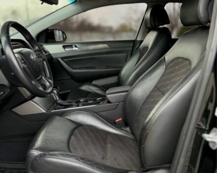 Чорний Хендай Соната, об'ємом двигуна 2.4 л та пробігом 145 тис. км за 9599 $, фото 8 на Automoto.ua