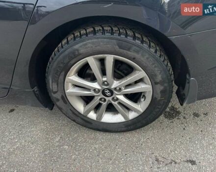 Черный Хендай Соната, объемом двигателя 2.36 л и пробегом 141 тыс. км за 10200 $, фото 12 на Automoto.ua