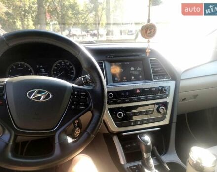 Чорний Хендай Соната, об'ємом двигуна 2.36 л та пробігом 260 тис. км за 9000 $, фото 7 на Automoto.ua