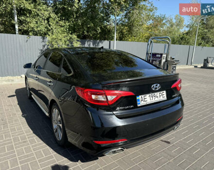 Черный Хендай Соната, объемом двигателя 2.36 л и пробегом 130 тыс. км за 10500 $, фото 5 на Automoto.ua