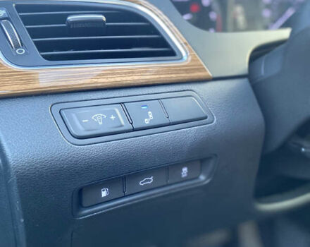 Чорний Хендай Соната, об'ємом двигуна 2.36 л та пробігом 170 тис. км за 13500 $, фото 32 на Automoto.ua