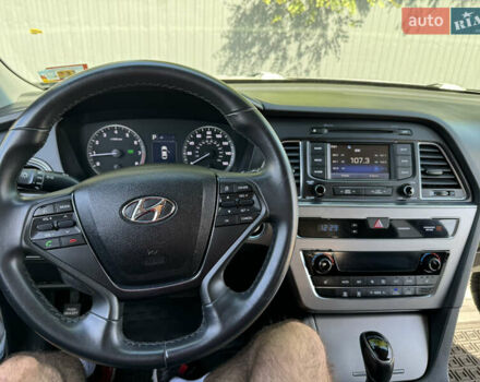 Черный Хендай Соната, объемом двигателя 2.36 л и пробегом 130 тыс. км за 10500 $, фото 9 на Automoto.ua